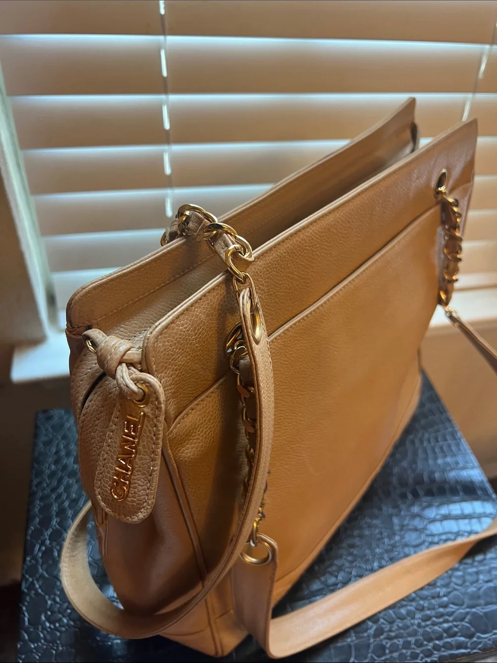 CHANEL vintage shoulder